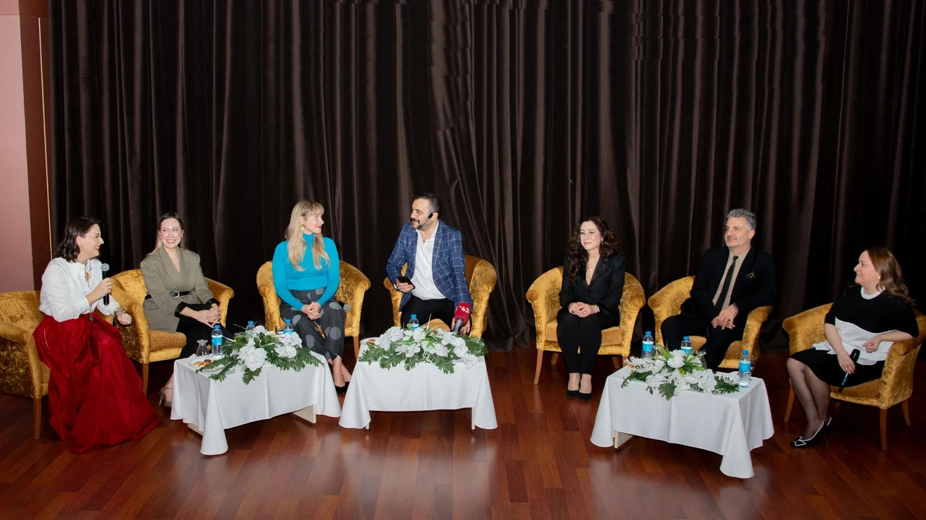‘Dönüştüren Sahne’ Söyleşisi